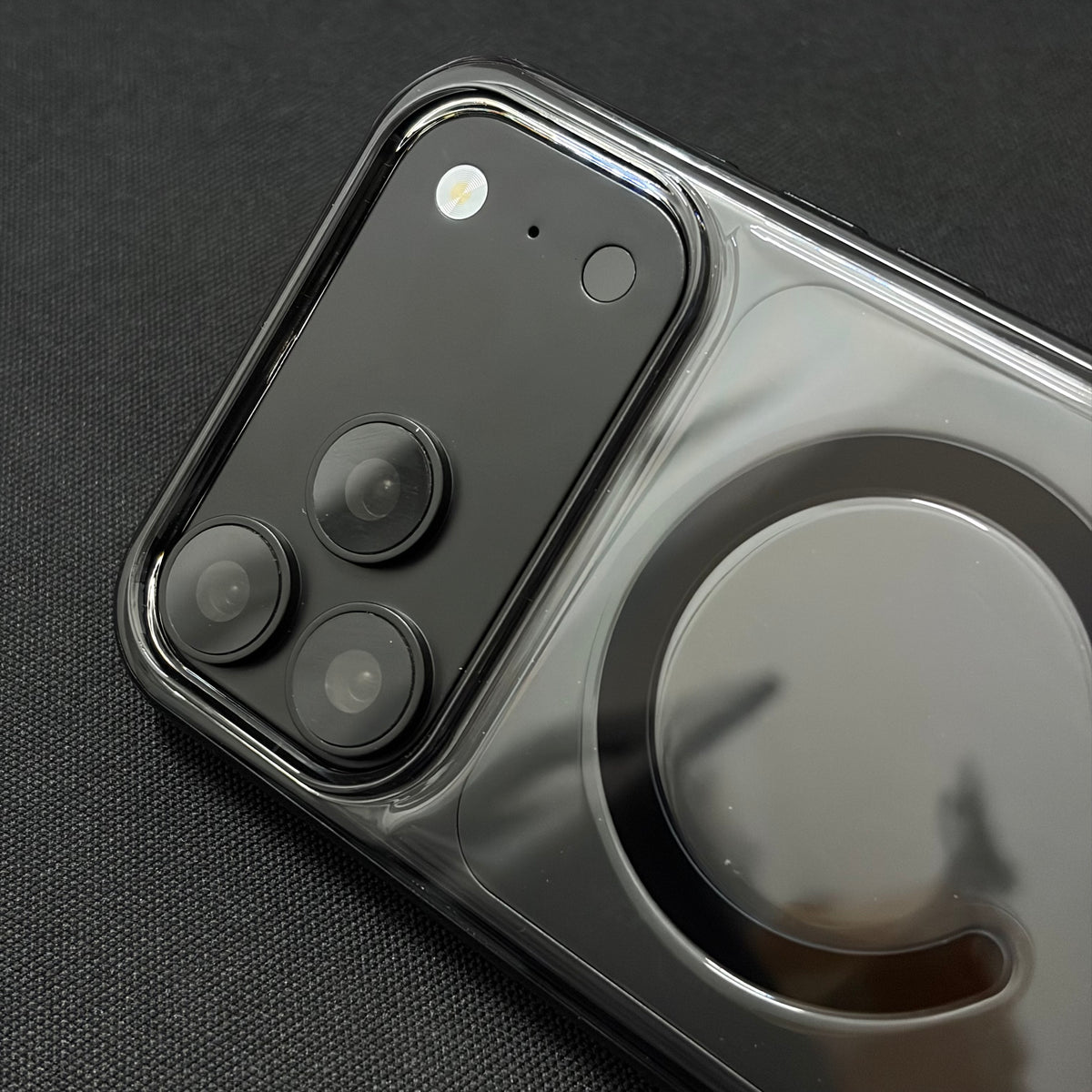 Premium Black-Edge Magnetic Clear Case for iPhone