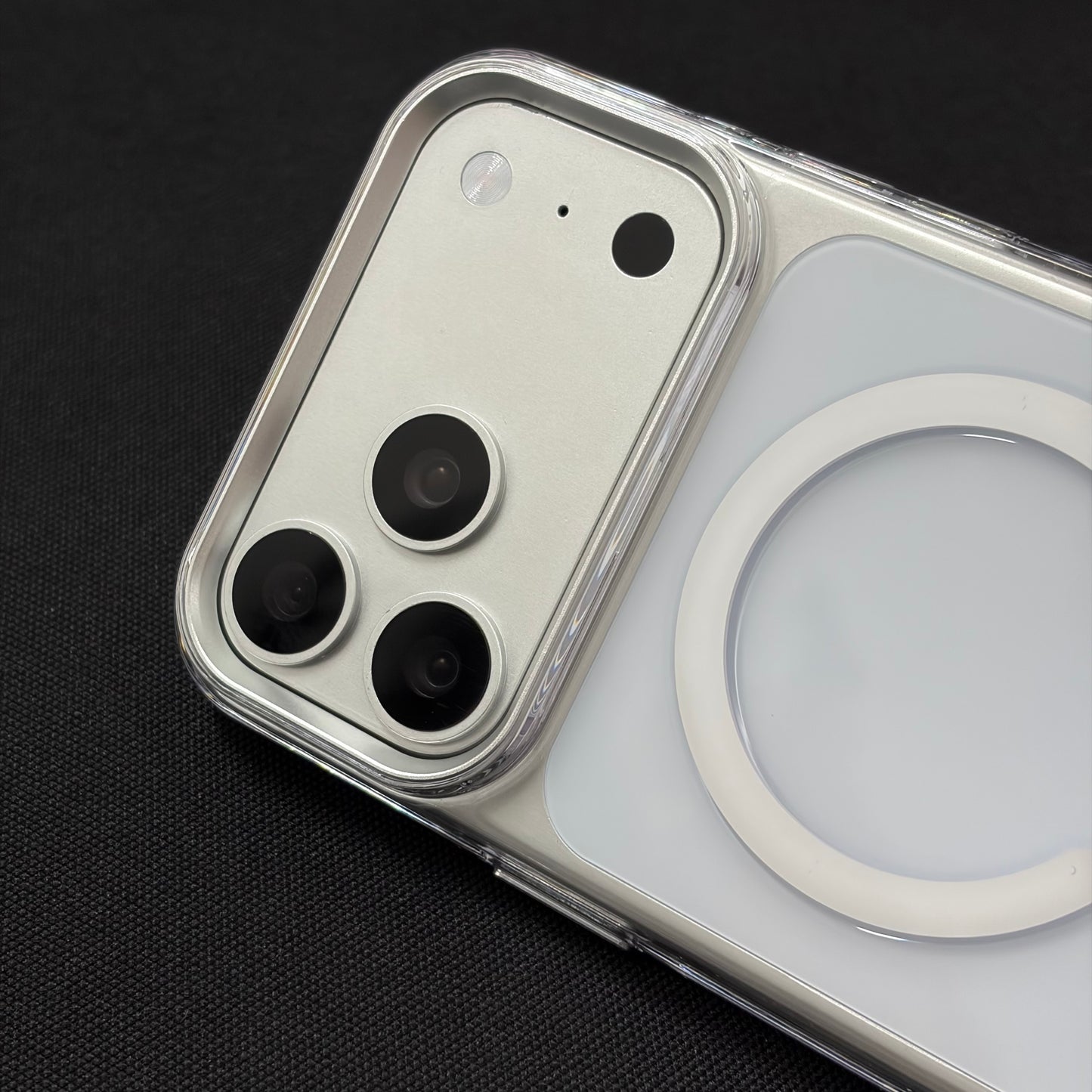 Premium Crystal Clear Magnetic Case for iPhone（ANTI-YELLOWING）